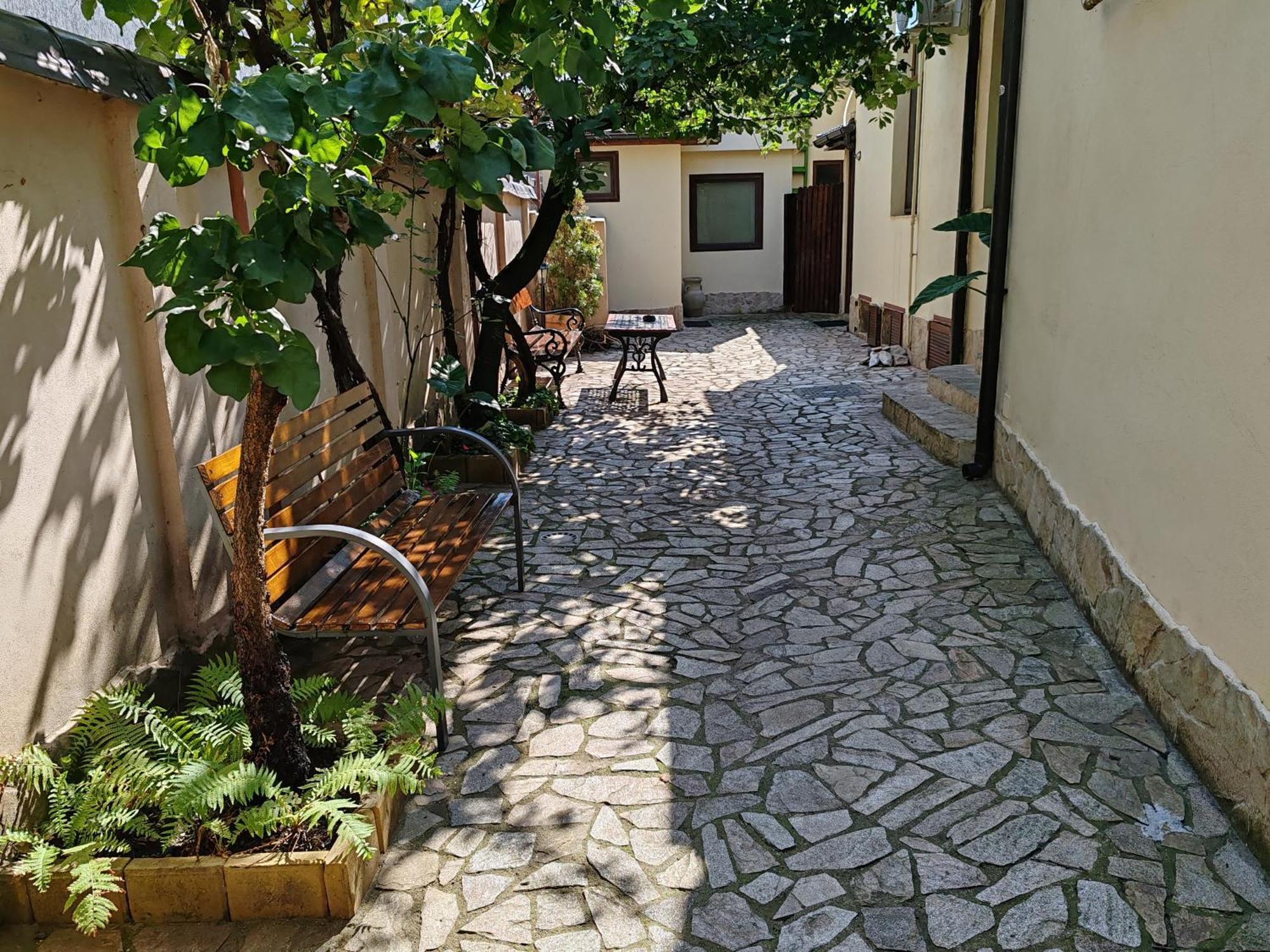 Hotel Arthouse Lucrezia Timişoara Exterior foto